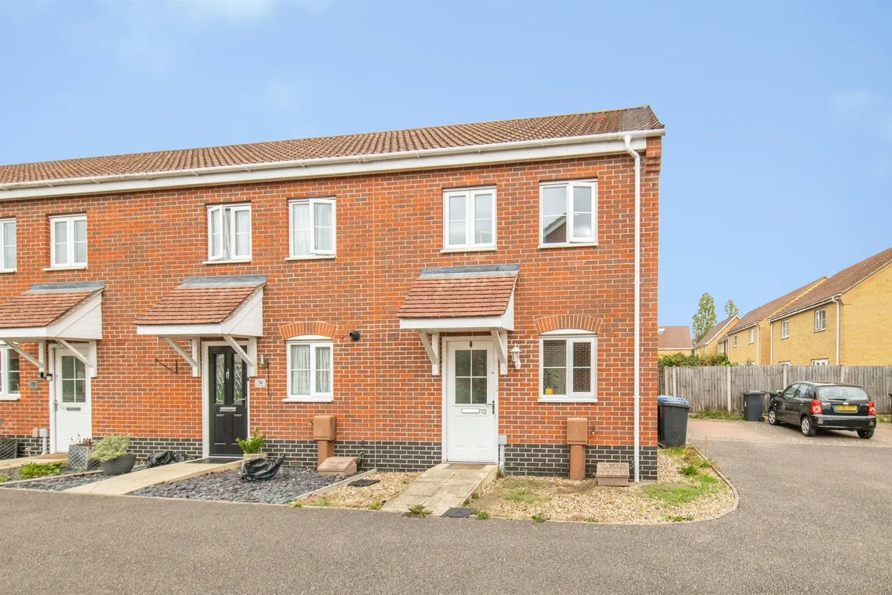 2 bed house for sale, Grantham Avenue, Great Cornard, CO10