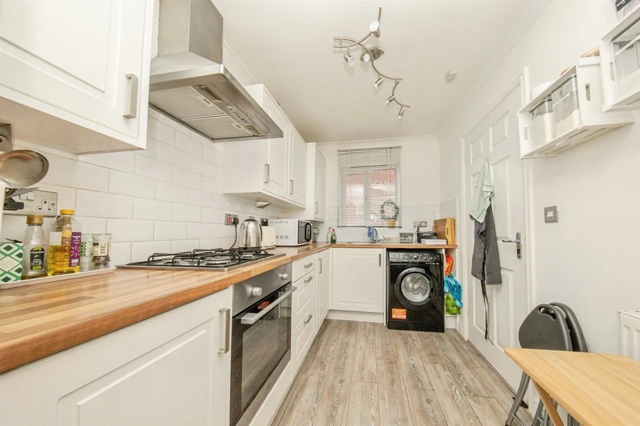 Grantham Avenue, Great Cornard, CO10, photo 5