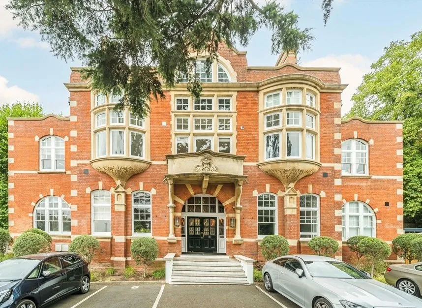 2 bed flat for sale — Coombe Road, Kingston Upon Thames, KT2