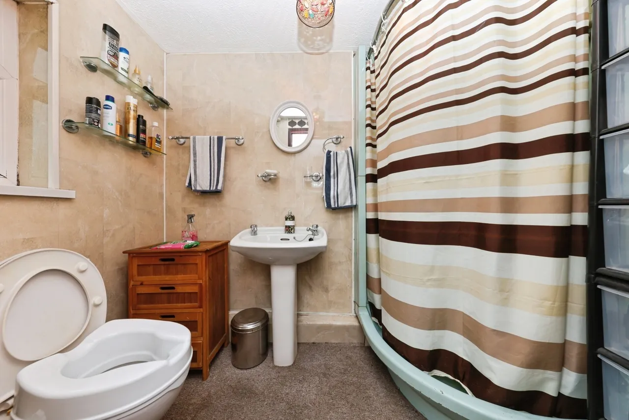 Croesyceiliog, Carmarthen, SA32, photo 15
