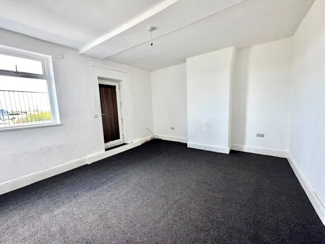 Doncaster Road, Barnsley, S70, photo 3