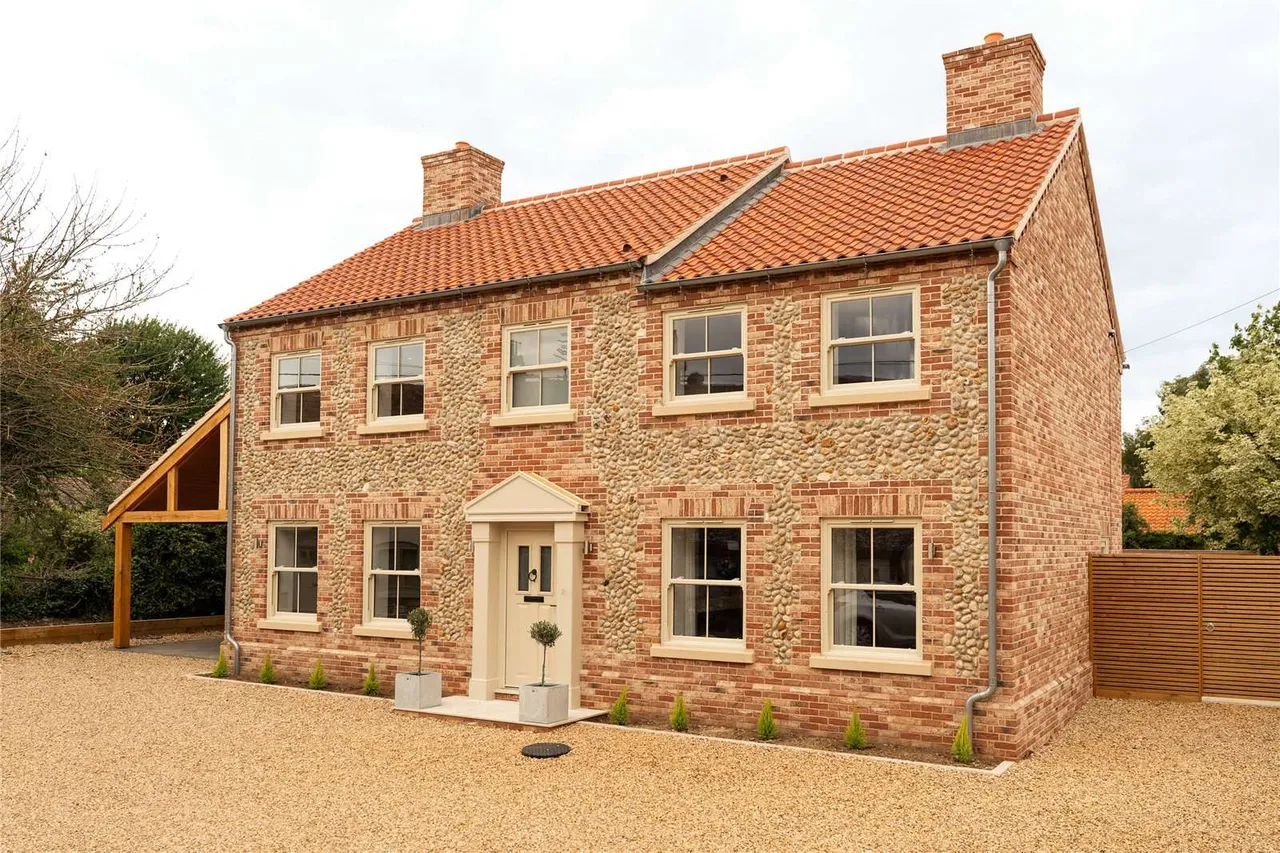4 bed new development for sale — Station Road, Burnham Market, King's Lynn, Norfolk, PE31 8HA