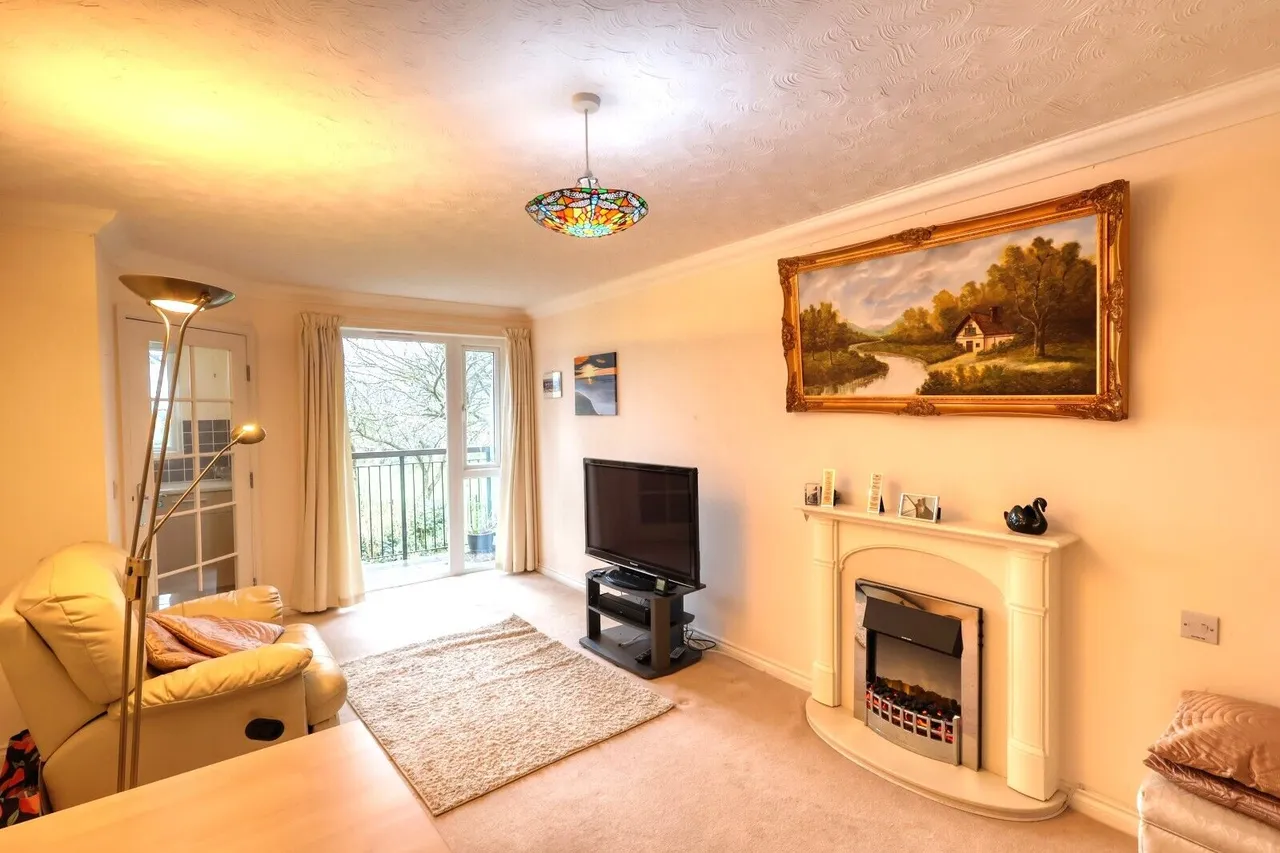 1 bed flat for sale, Wellington Avenue, Princes Risborough, HP27