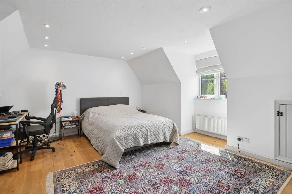 Fairmile Avenue, Cobham, KT11, photo 14