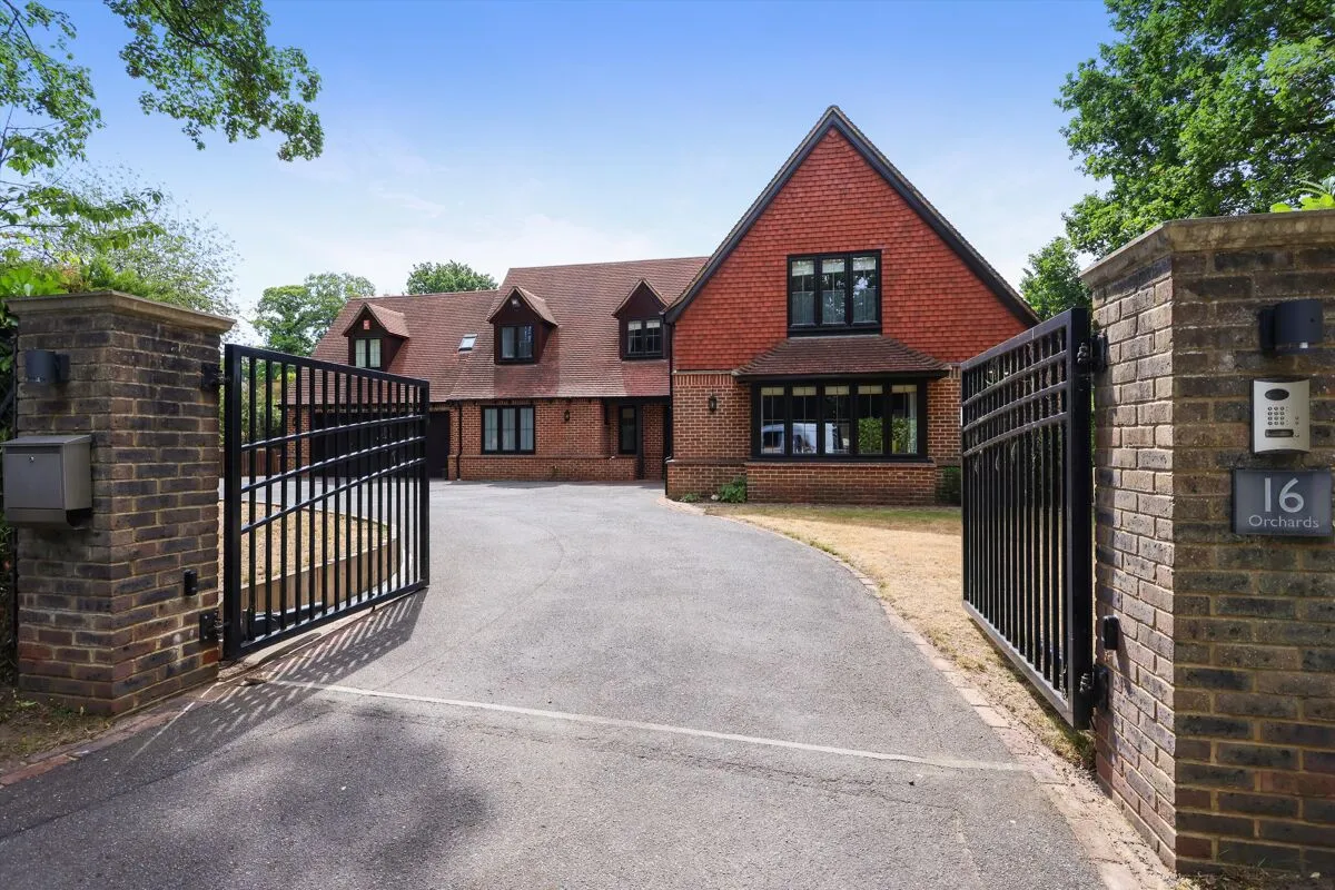 5 bed house to rent, Fairmile Avenue, Cobham, KT11