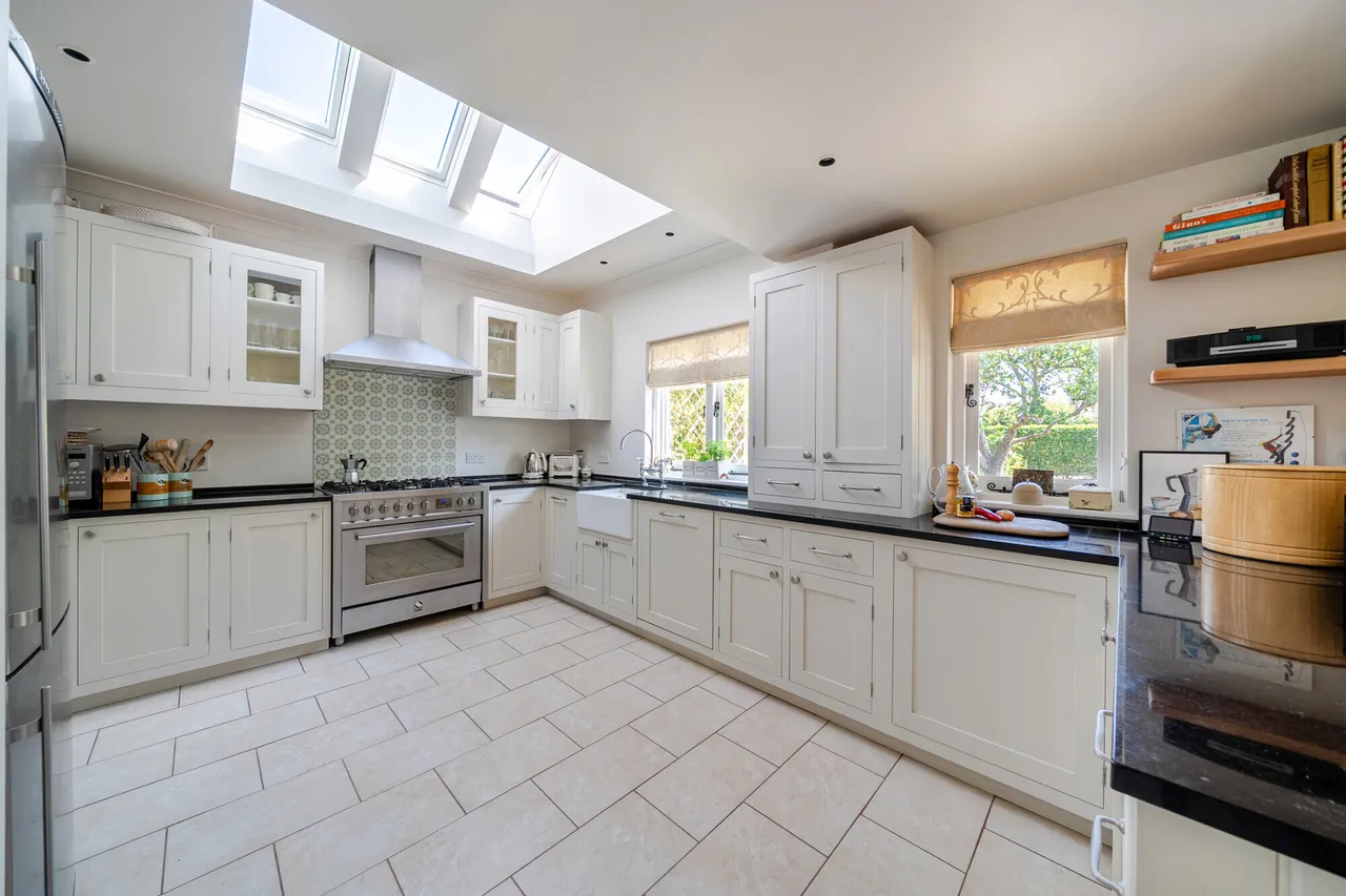 Raleigh Drive, Claygate, KT10, photo 6