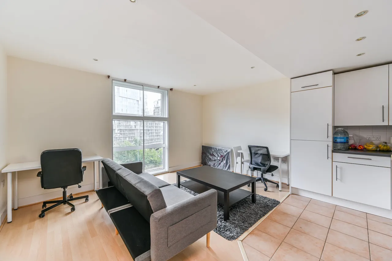 1 bed flat for sale — Apartment 195 Warwick Building Chelsea Bridge Wharf, 366 Queenstown Road, London