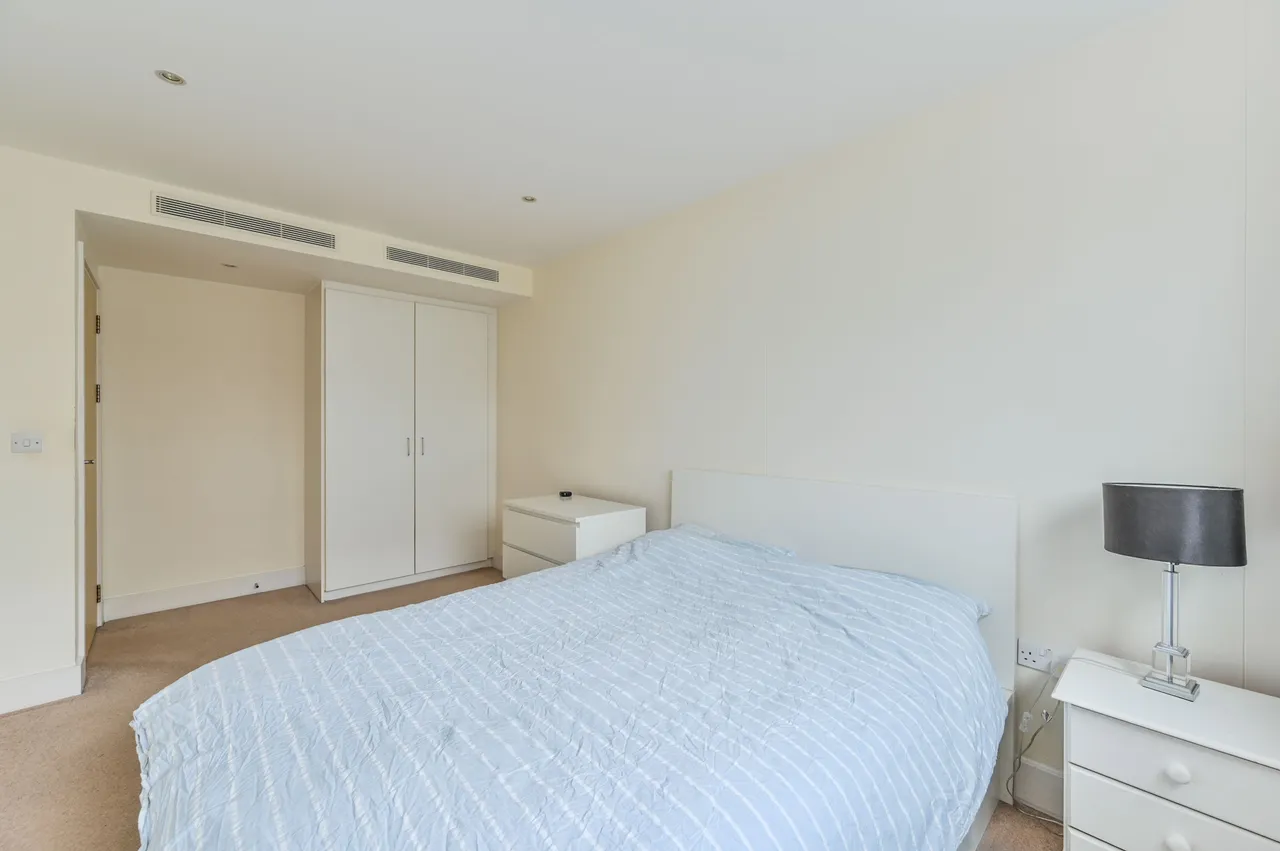 Apartment 195 Warwick Building Chelsea Bridge Wharf, 366 Queenstown Road, London, photo 6