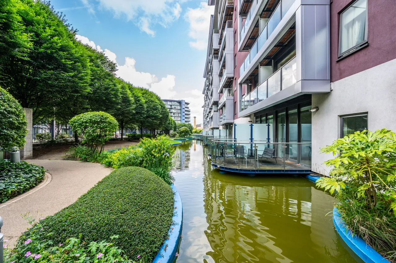 Apartment 195 Warwick Building Chelsea Bridge Wharf, 366 Queenstown Road, London, photo 8