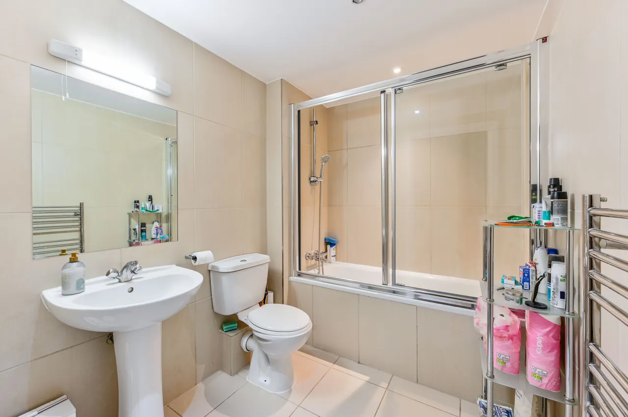 Apartment 195 Warwick Building Chelsea Bridge Wharf, 366 Queenstown Road, London, photo 7