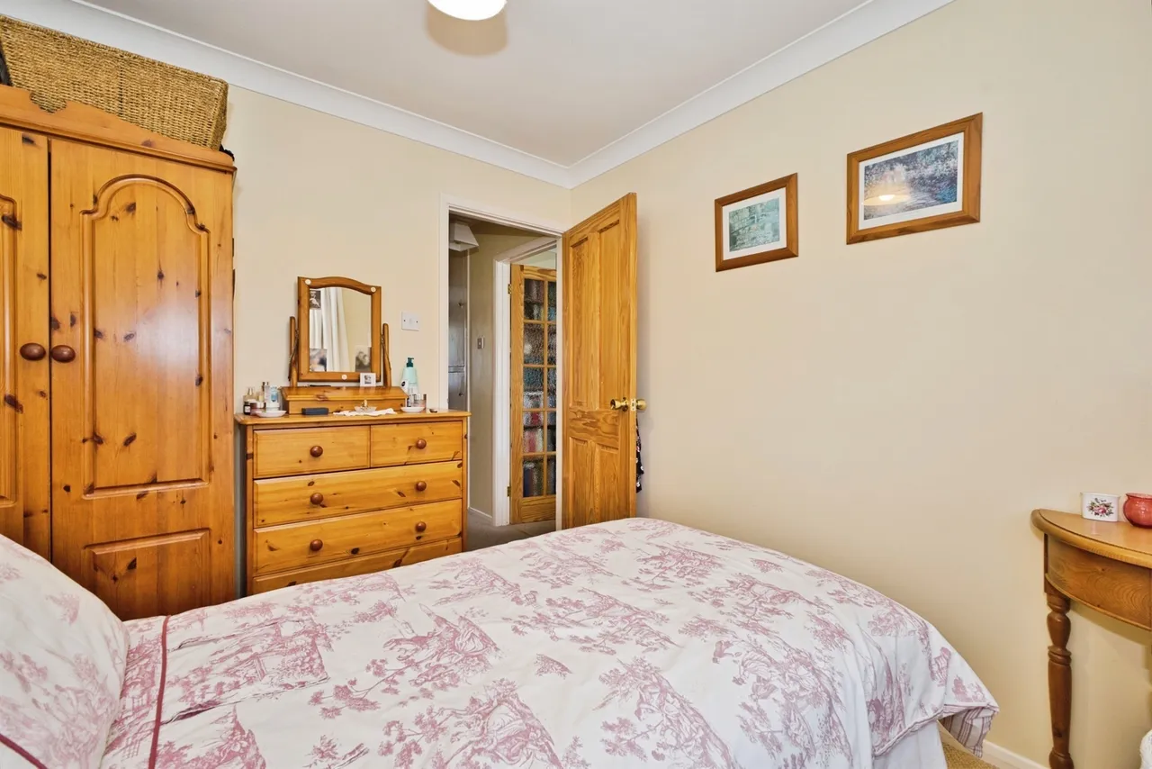 Laburnum Crescent, Crewkerne, TA18, photo 16