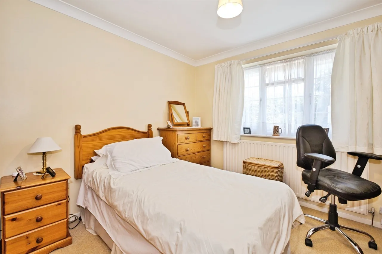 Laburnum Crescent, Crewkerne, TA18, photo 14