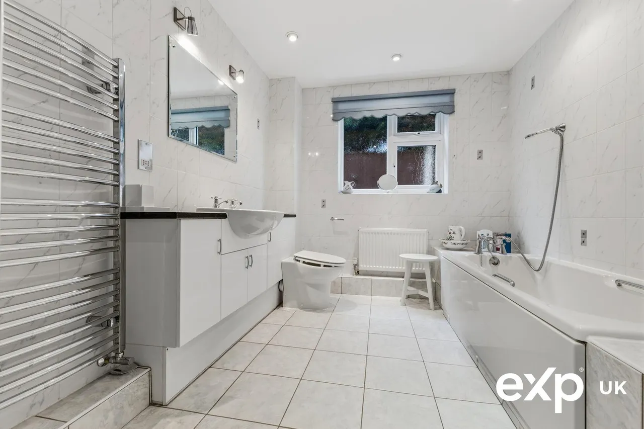 Oakwood Drive, Ravenshead, photo 23