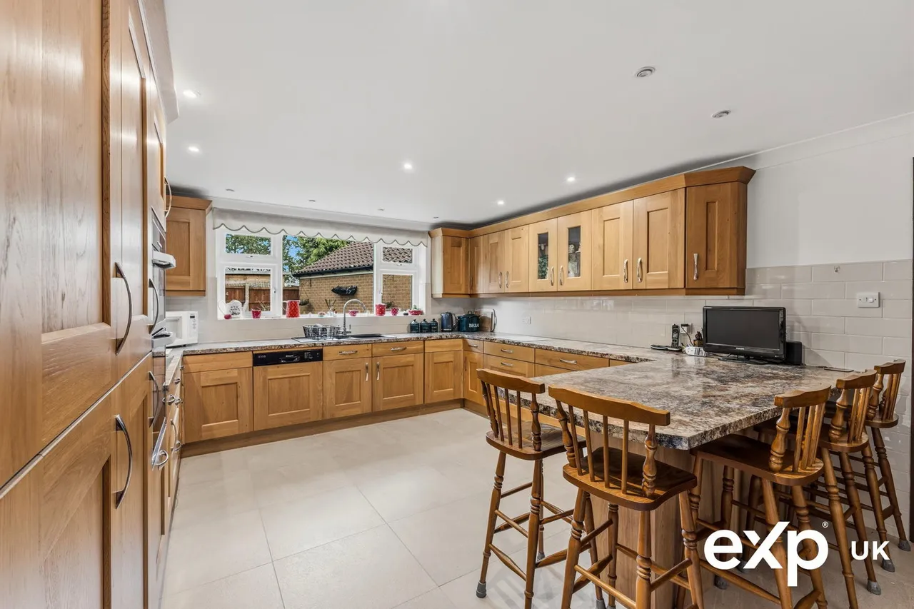 Oakwood Drive, Ravenshead, photo 9