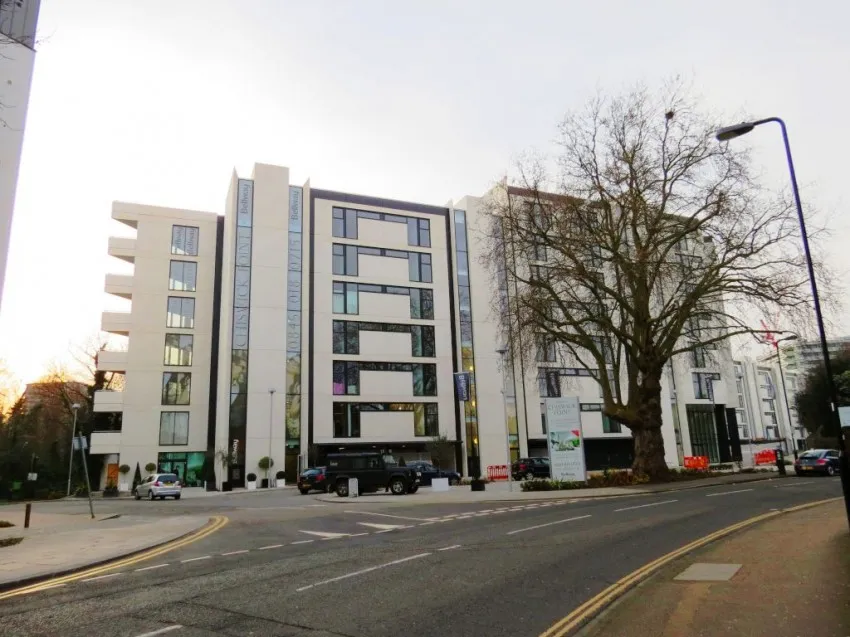 2 bed property to rent, Colonial Drive, Chiswick