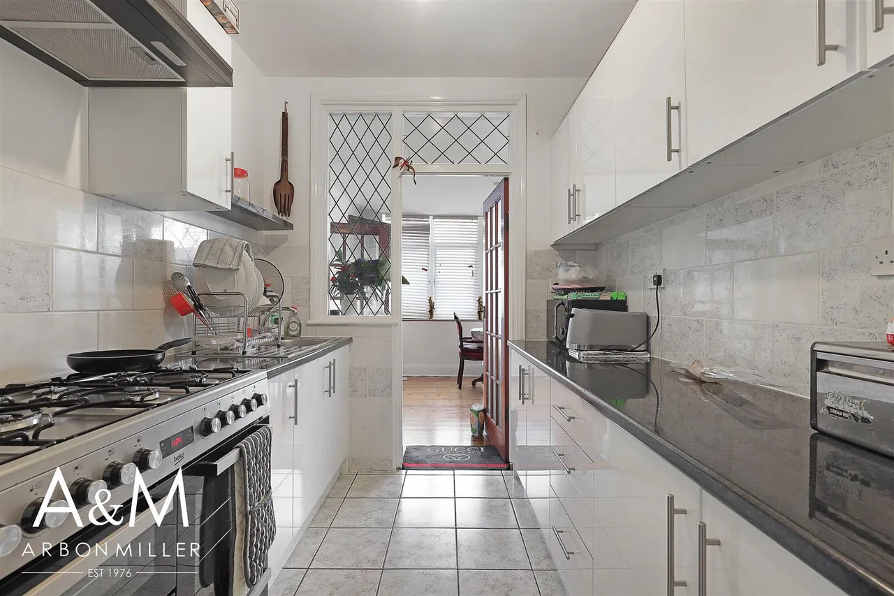 Trinity Road, Barkingside, Essex, Ilford, IG62BQ, photo 9