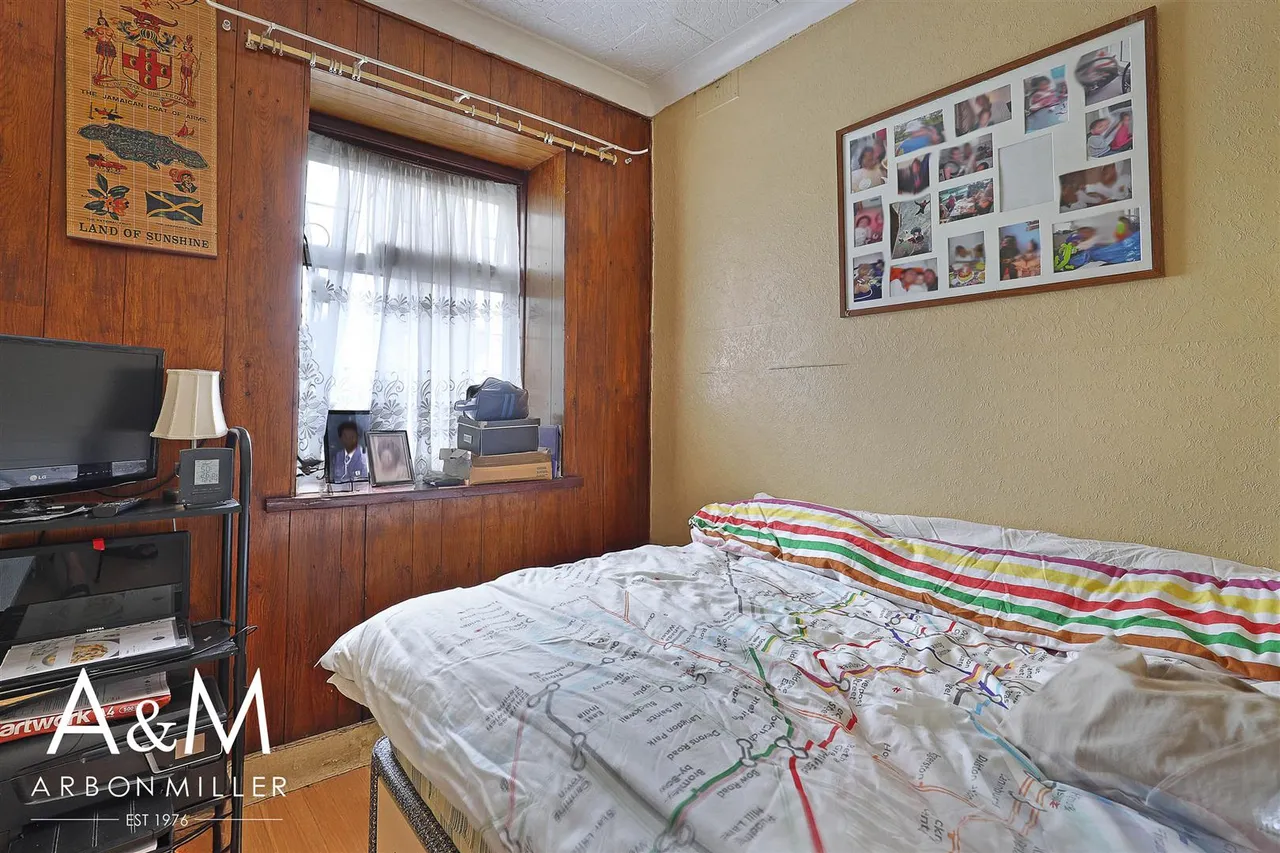 Trinity Road, Barkingside, Essex, Ilford, IG62BQ, photo 13