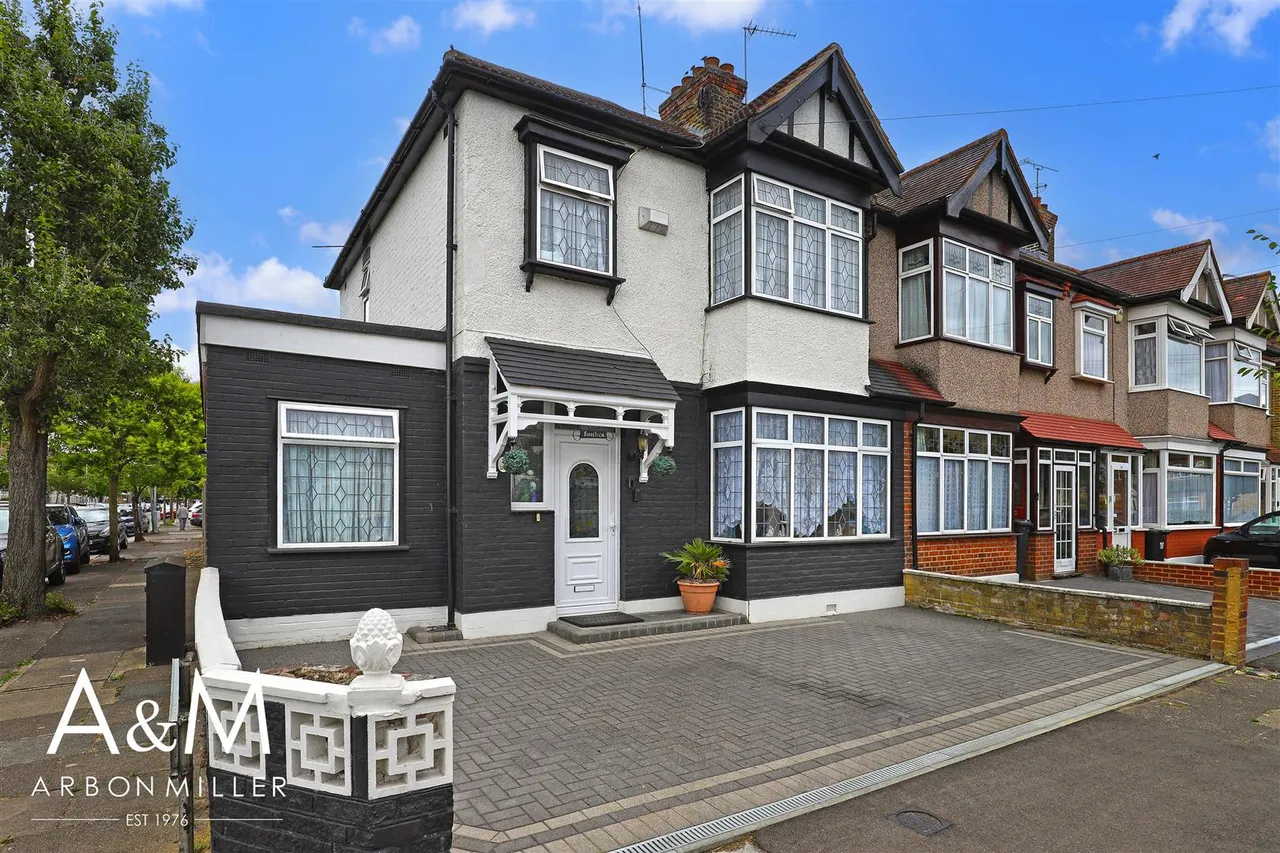 Trinity Road, Barkingside, Essex, Ilford, IG62BQ, photo 25