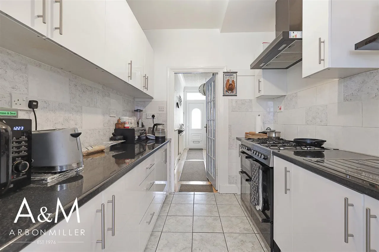 Trinity Road, Barkingside, Essex, Ilford, IG62BQ, photo 10