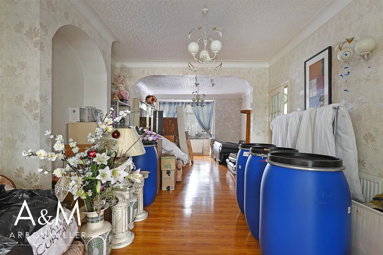 Trinity Road, Barkingside, Essex, Ilford, IG62BQ, photo 6