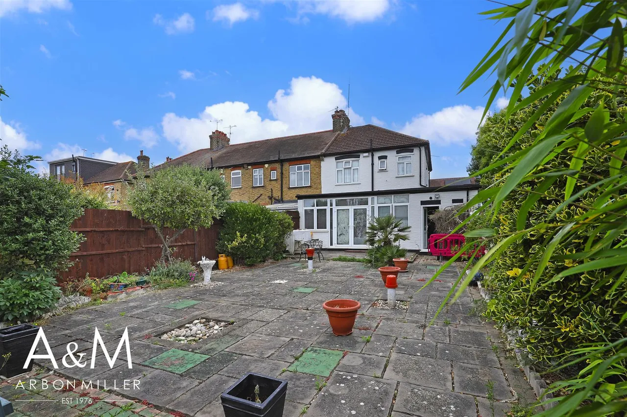 Trinity Road, Barkingside, Essex, Ilford, IG62BQ, photo 21