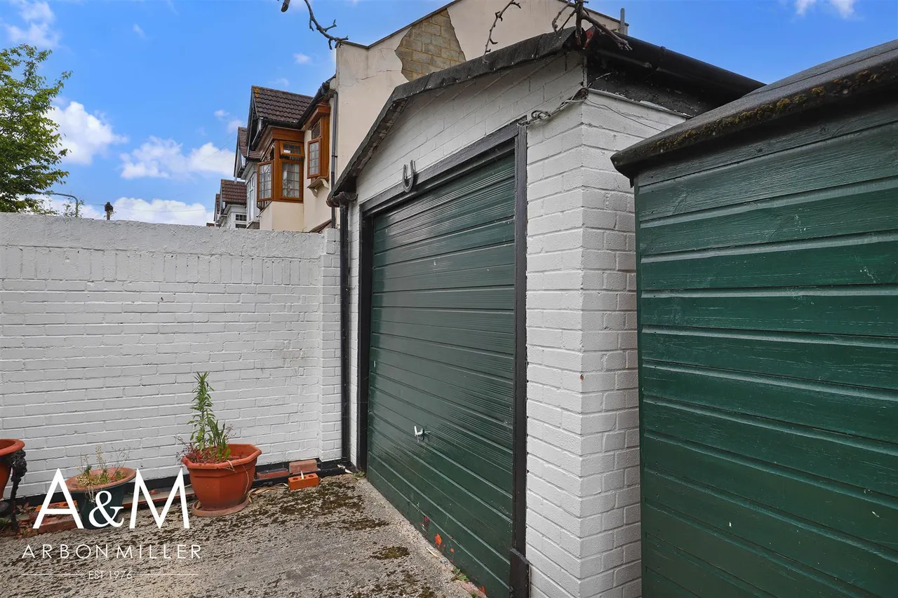 Trinity Road, Barkingside, Essex, Ilford, IG62BQ, photo 22