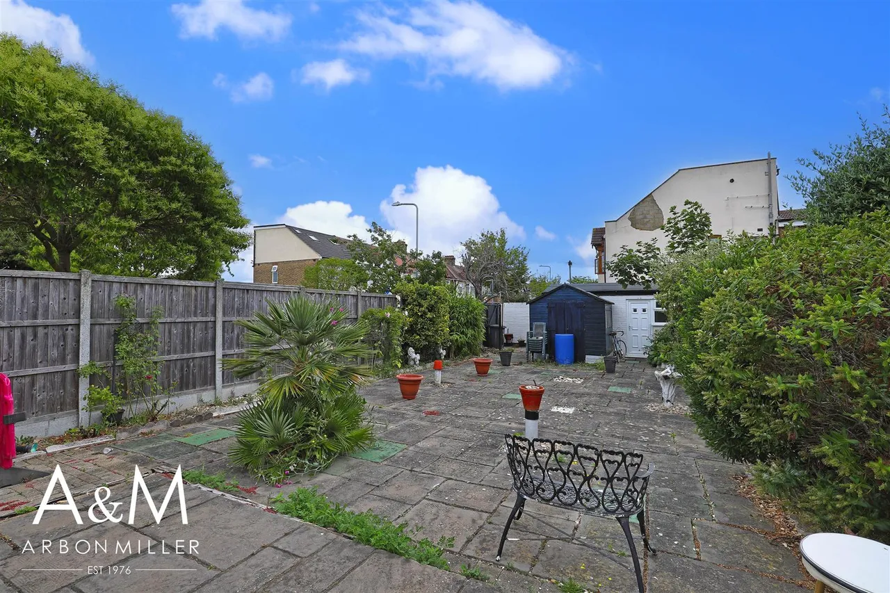 Trinity Road, Barkingside, Essex, Ilford, IG62BQ, photo 18