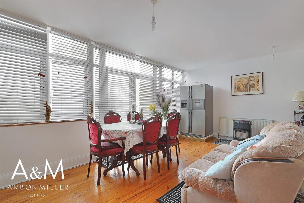 Trinity Road, Barkingside, Essex, Ilford, IG62BQ, photo 8