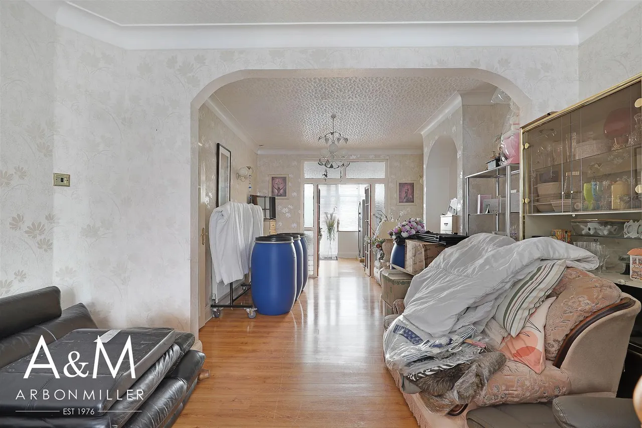 Trinity Road, Barkingside, Essex, Ilford, IG62BQ, photo 7