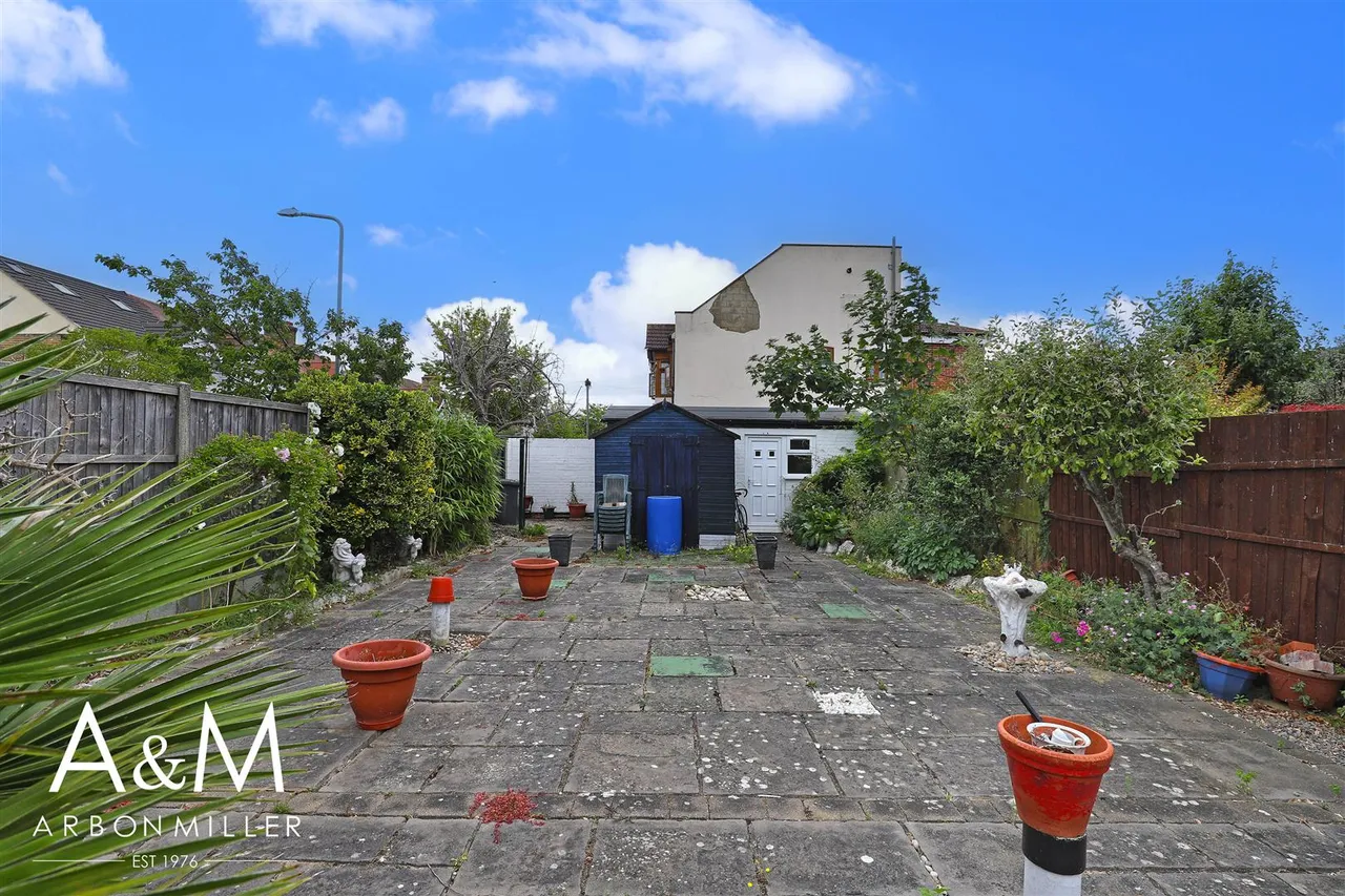 Trinity Road, Barkingside, Essex, Ilford, IG62BQ, photo 19