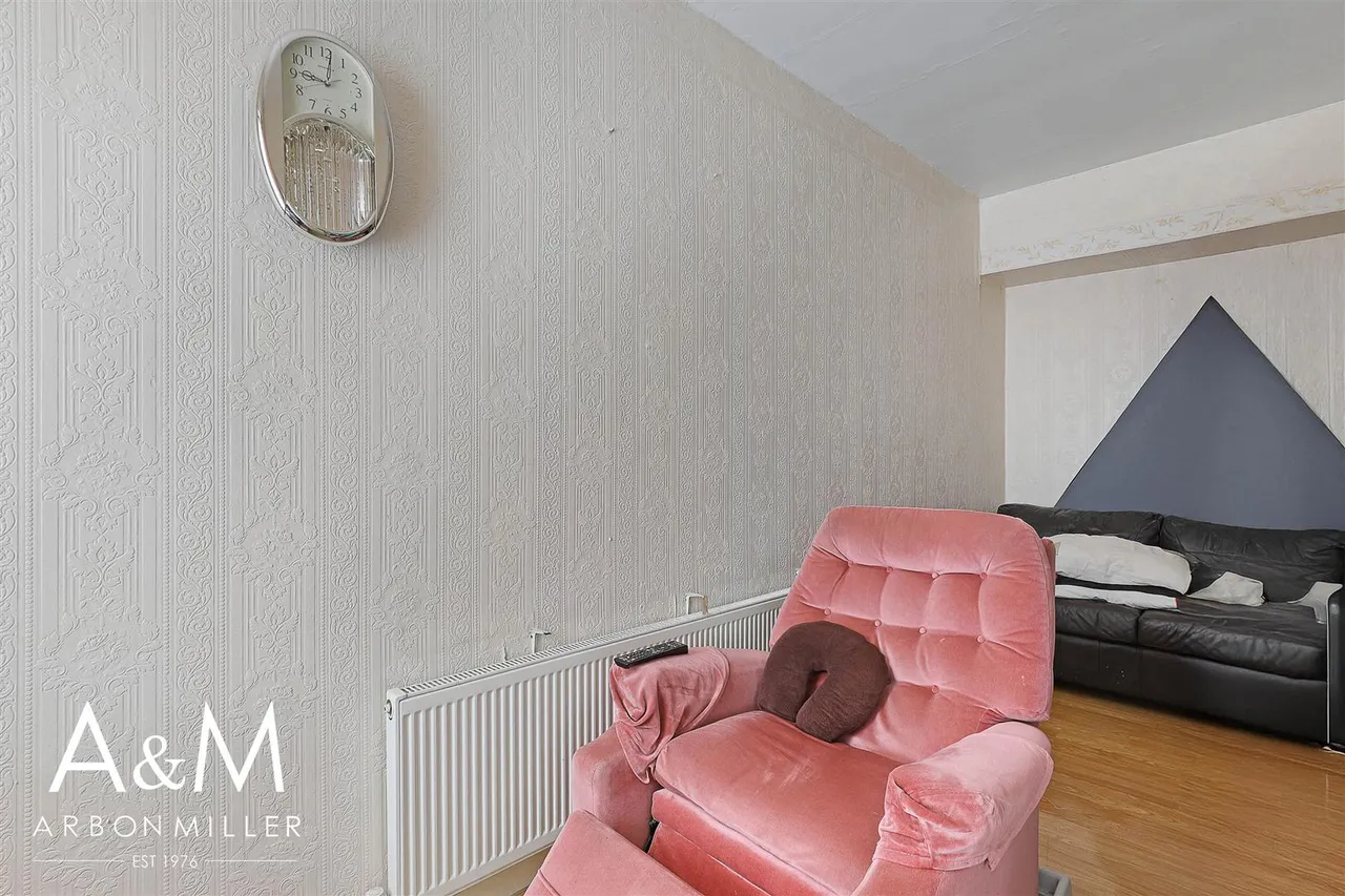 Trinity Road, Barkingside, Essex, Ilford, IG62BQ, photo 5