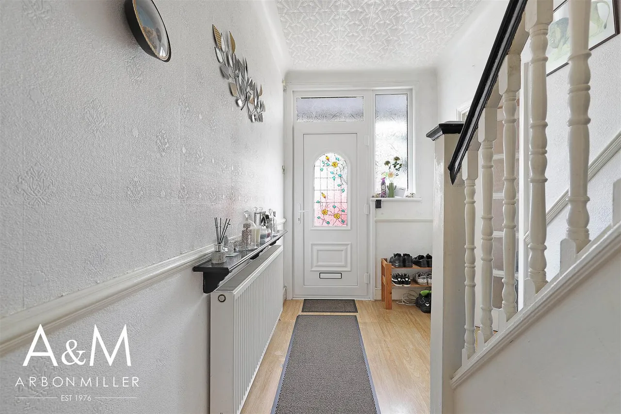 Trinity Road, Barkingside, Essex, Ilford, IG62BQ, photo 4