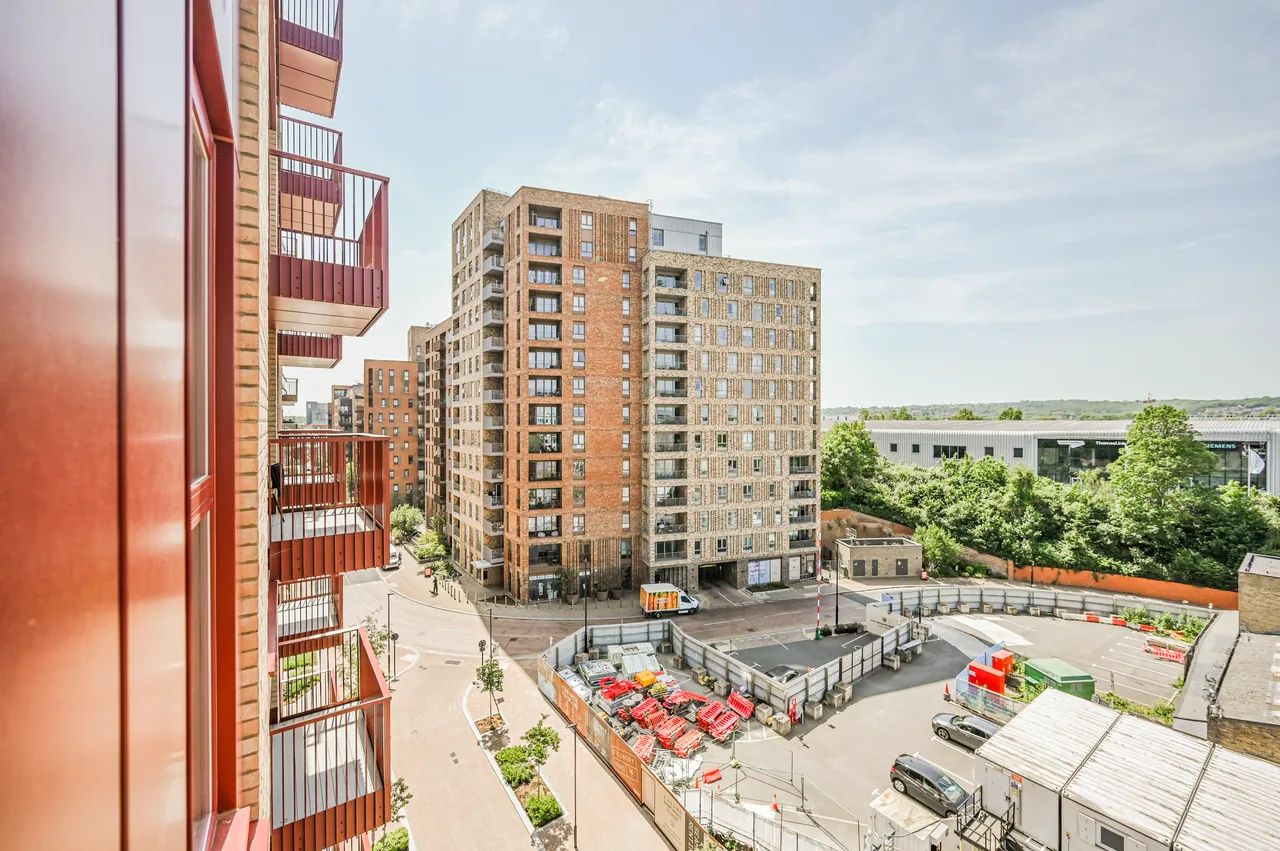 Flat 65, Chapman House, London, photo 10