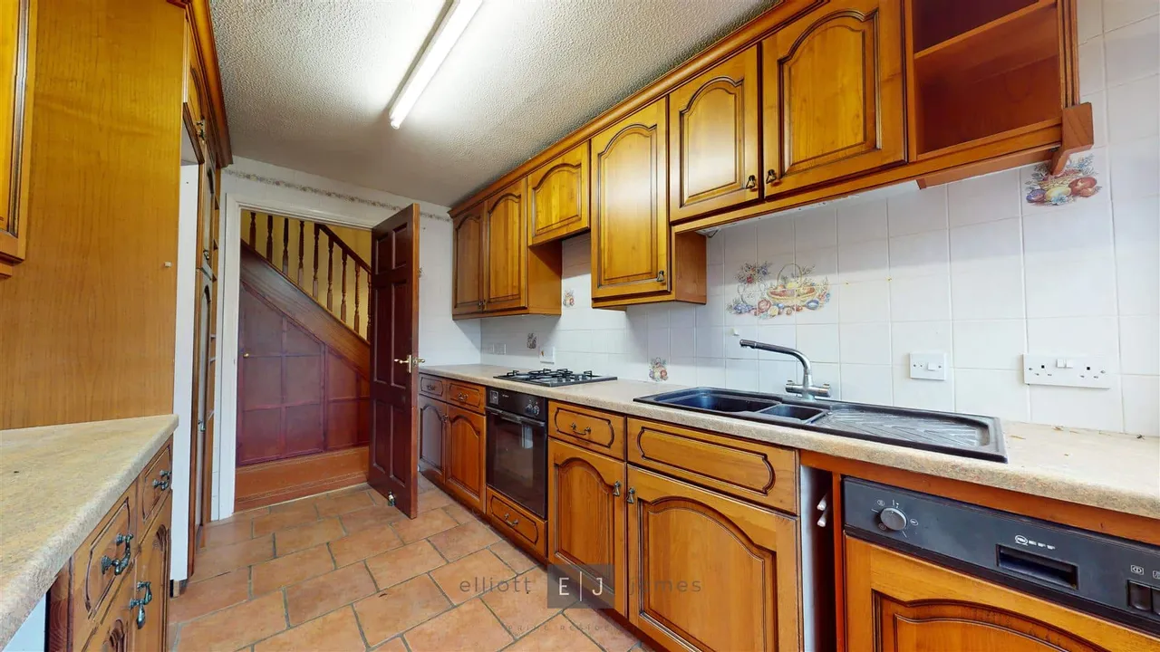 The Lindens, Loughton, photo 5