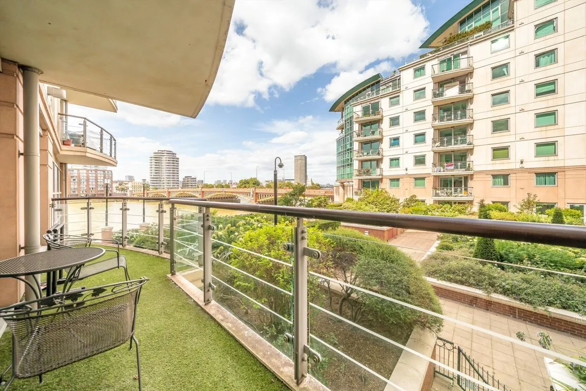 St. George Wharf, London, photo 6