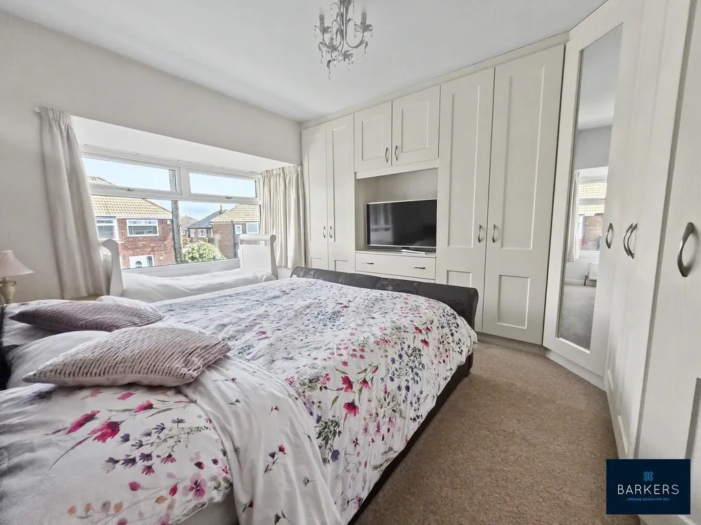 Ullswater Close, Dewsbury WF12 7PN, photo 11