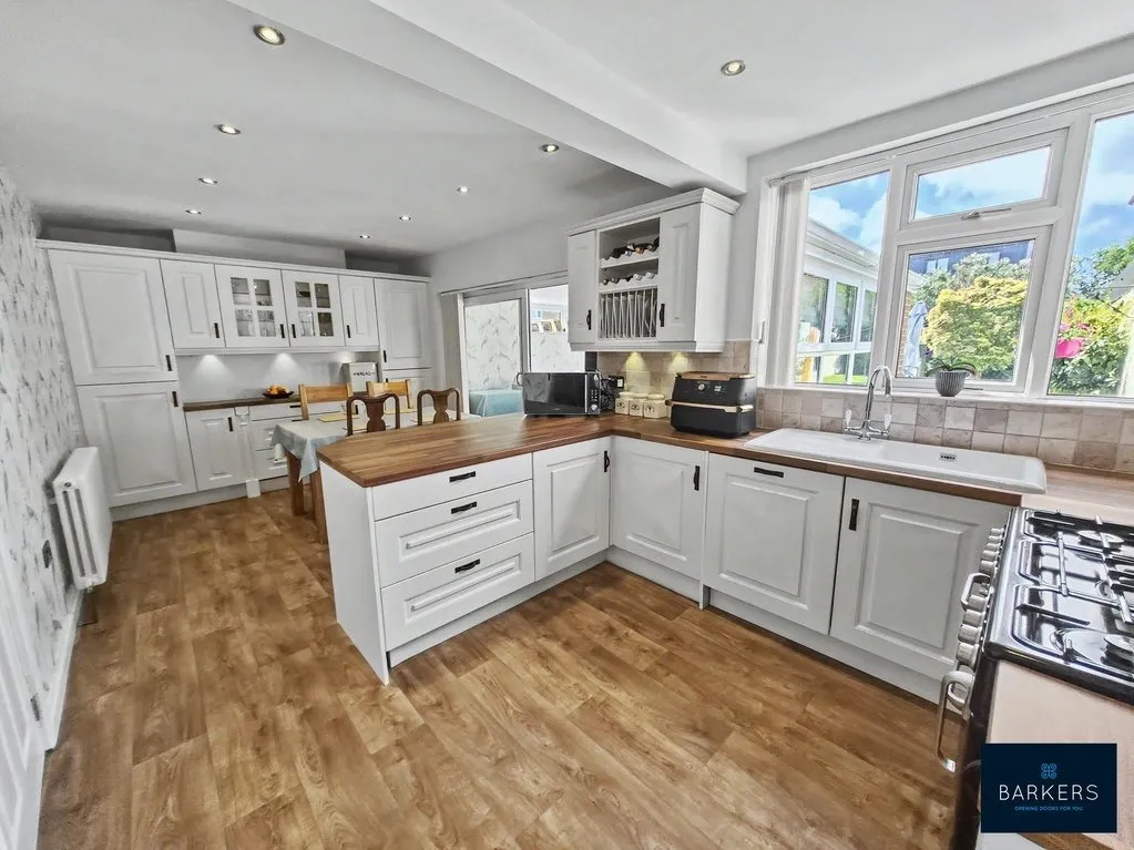 Ullswater Close, Dewsbury WF12 7PN, photo 5