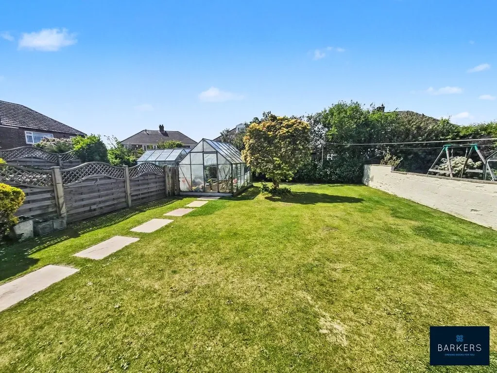 Ullswater Close, Dewsbury WF12 7PN, photo 3