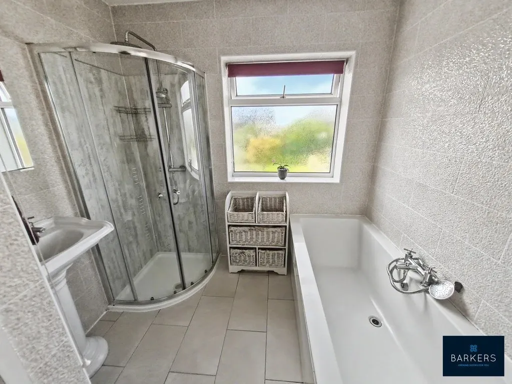 Ullswater Close, Dewsbury WF12 7PN, photo 17