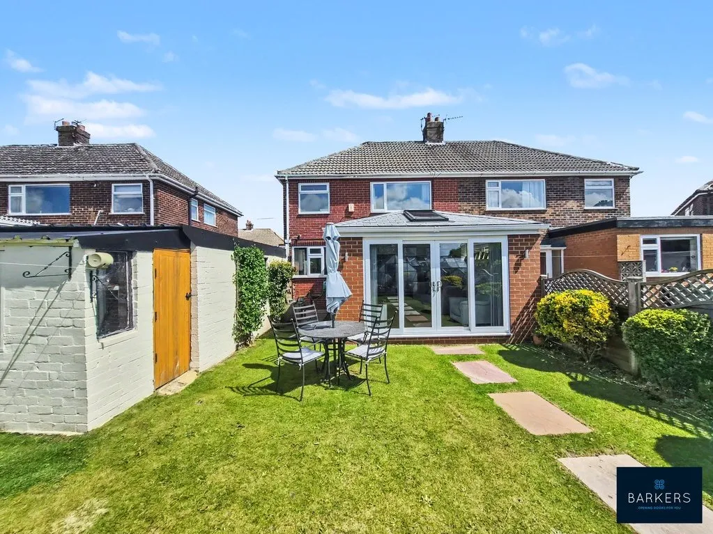 Ullswater Close, Dewsbury WF12 7PN, photo 2