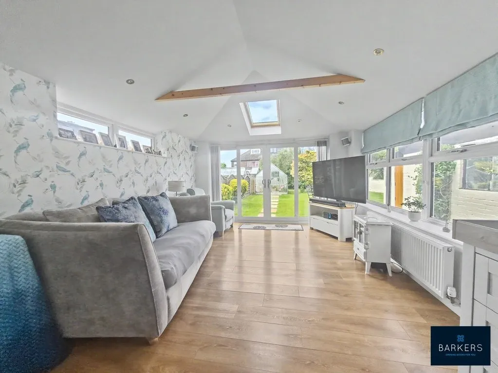 Ullswater Close, Dewsbury WF12 7PN, photo 9