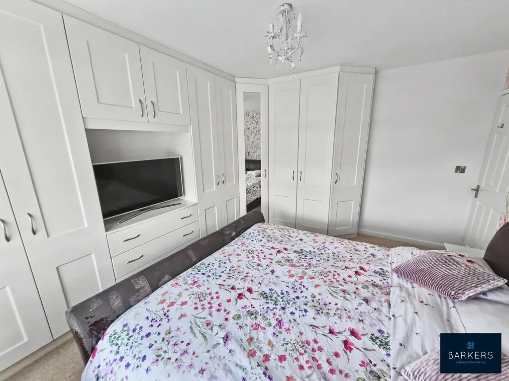 Ullswater Close, Dewsbury WF12 7PN, photo 12