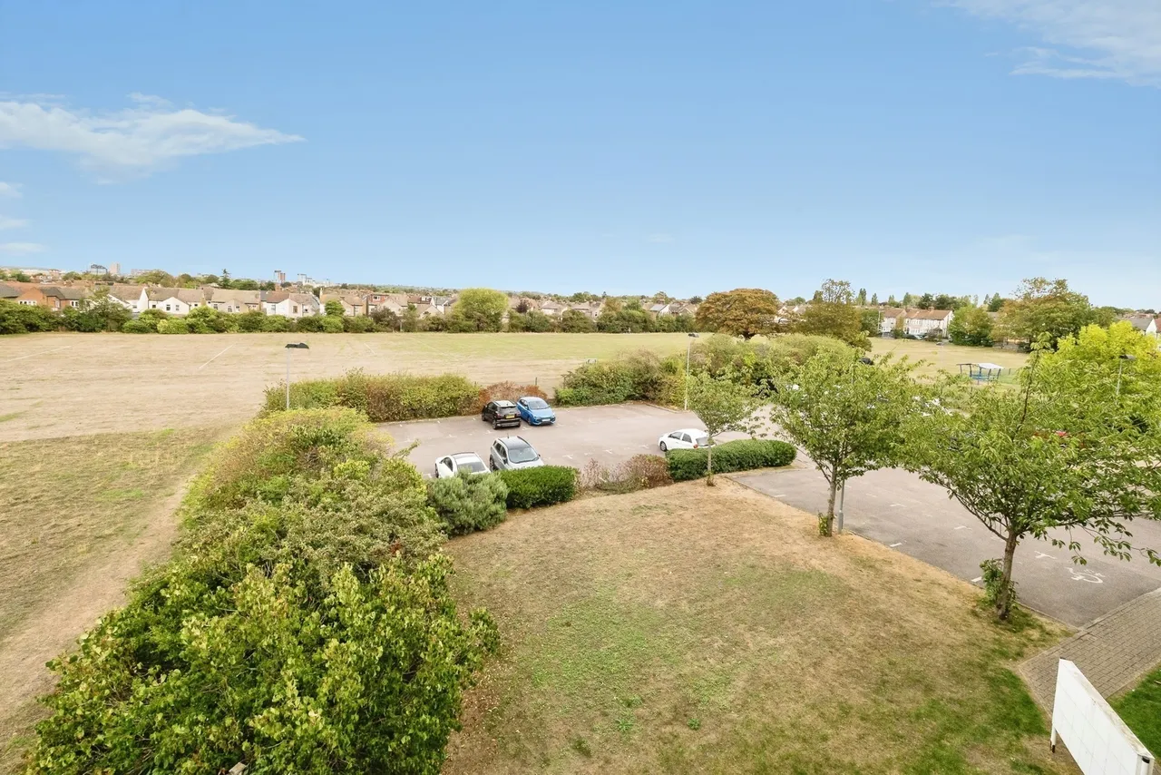 Millfield Close, Hornchurch, RM11, photo 5