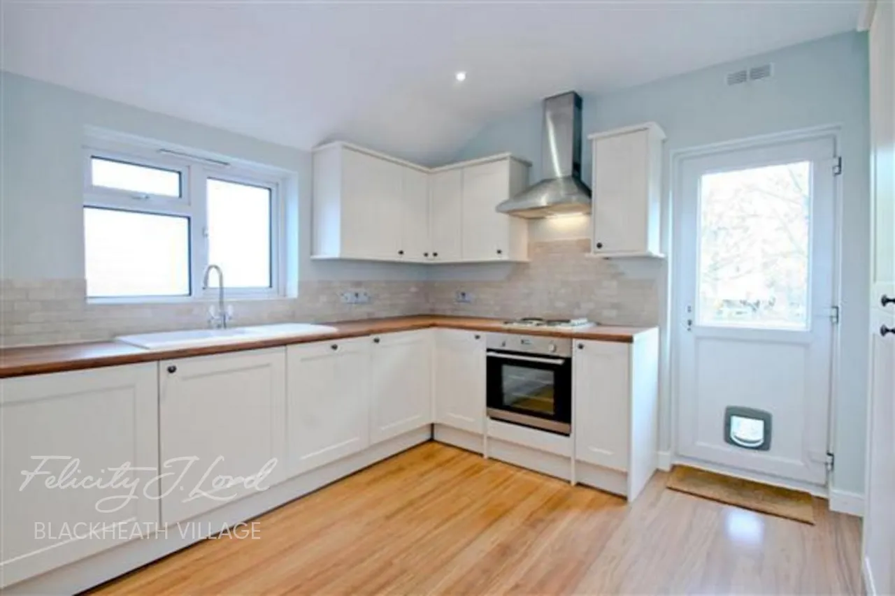 Eastcombe Avenue, SE7, photo 2