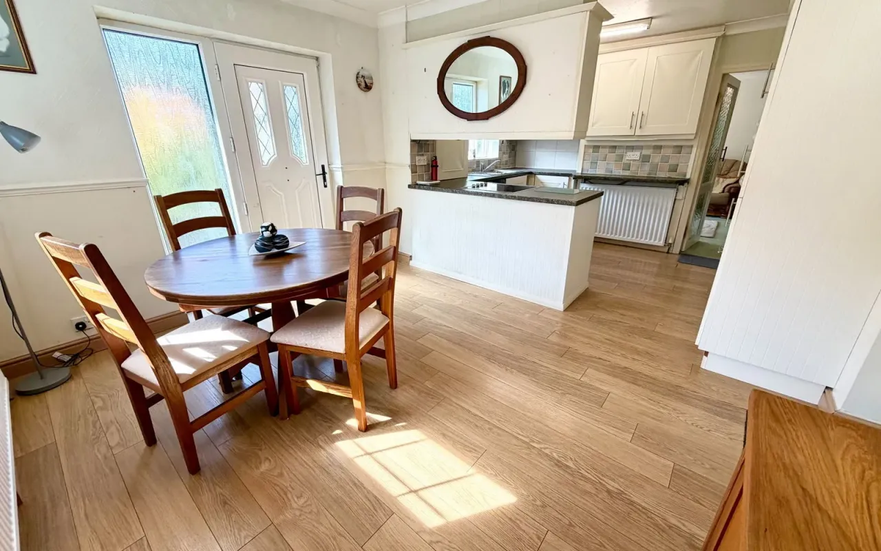 Park Road, Clayton West, photo 5