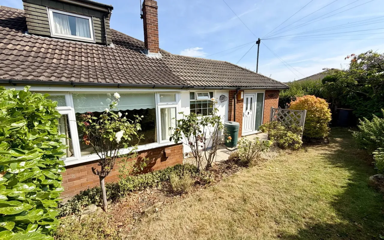 Park Road, Clayton West, photo 13
