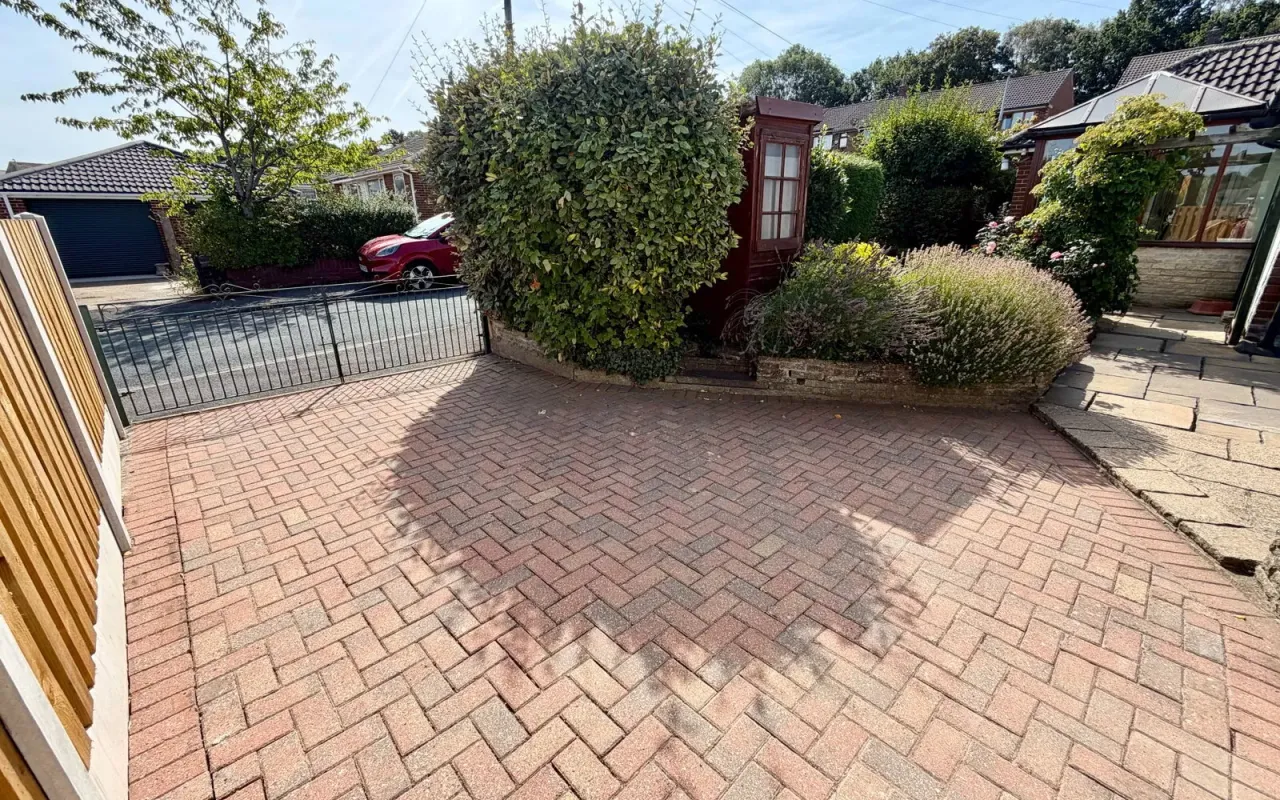 Park Road, Clayton West, photo 18
