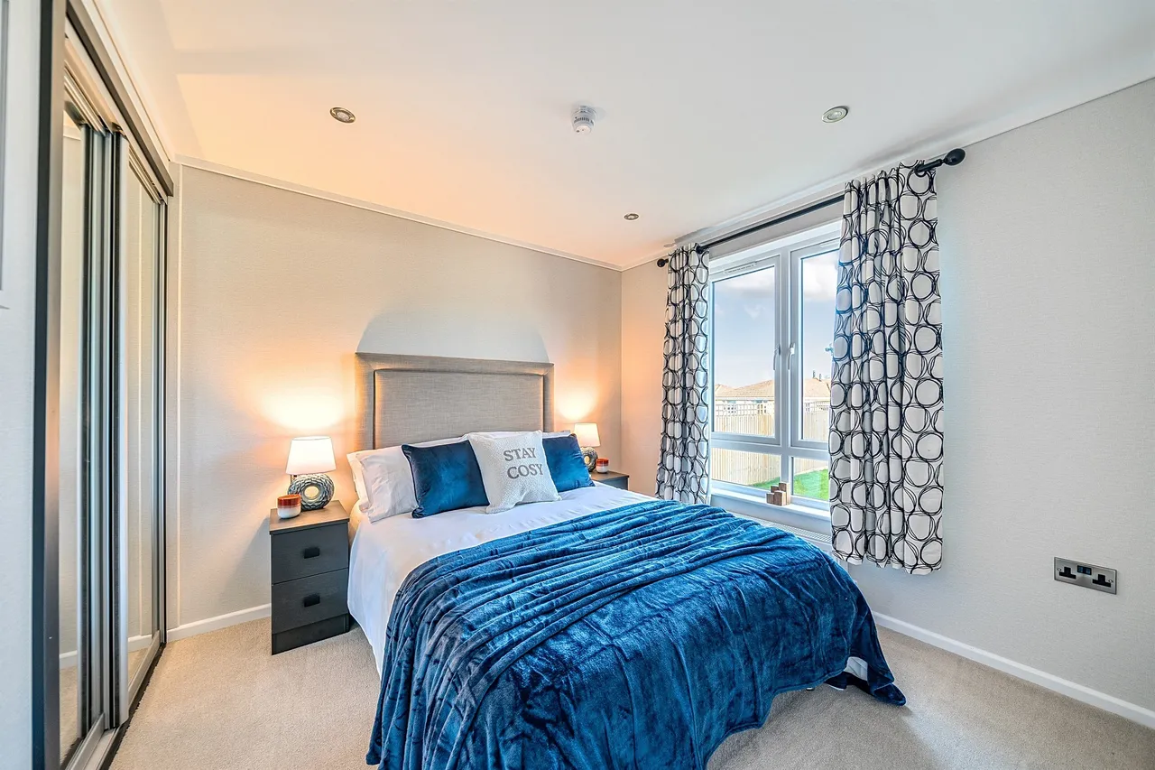 Wick Lane, Christchurch, BH6, photo 11