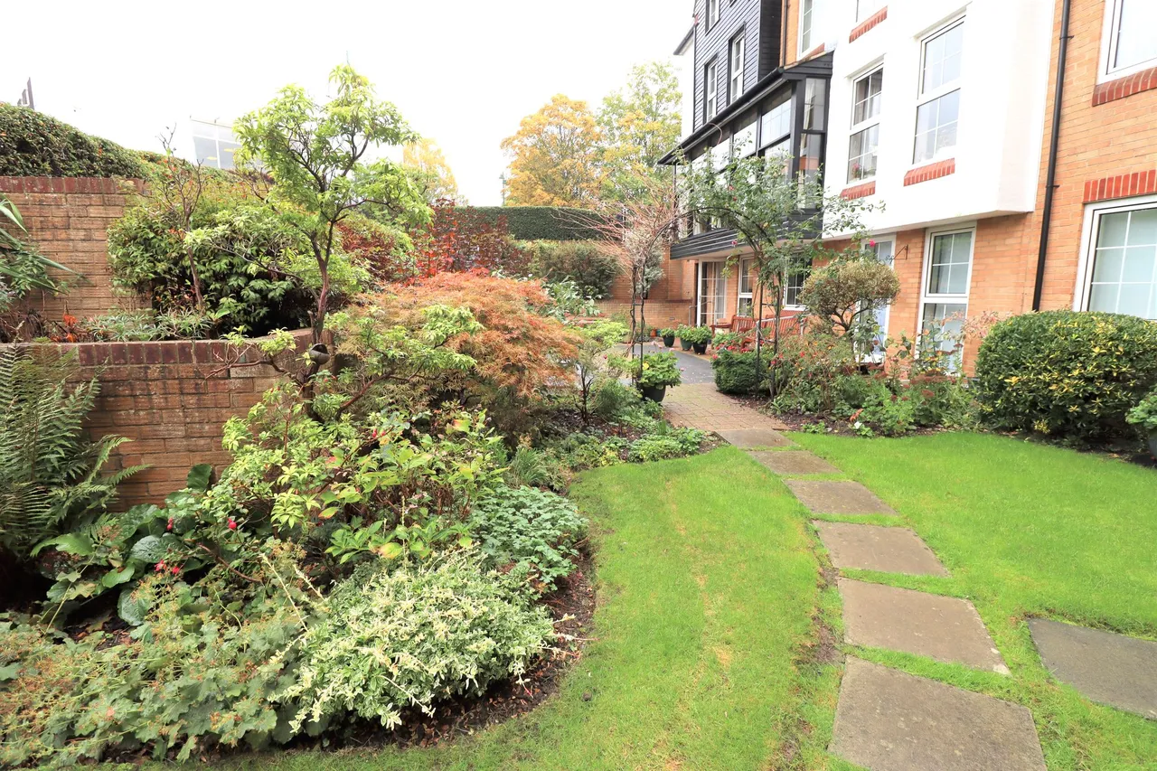 Bellingham Lane, Rayleigh, Essex, SS6 7HN, photo 2