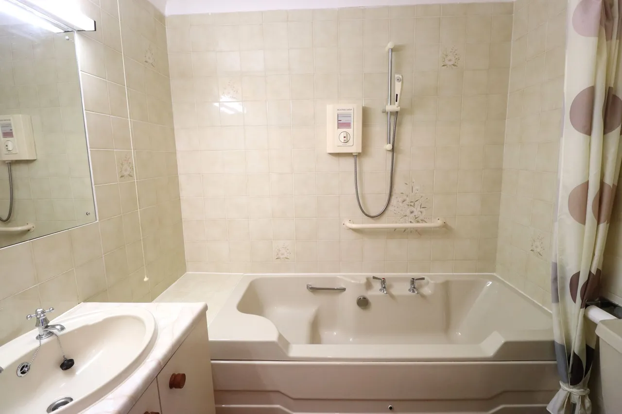 Bellingham Lane, Rayleigh, Essex, SS6 7HN, photo 12
